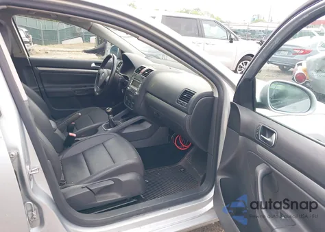 2009 Volkswagen Jetta Wolfsburg Edition z USA, uszkodzony, nr VIN 3VWRJ71K29M032727